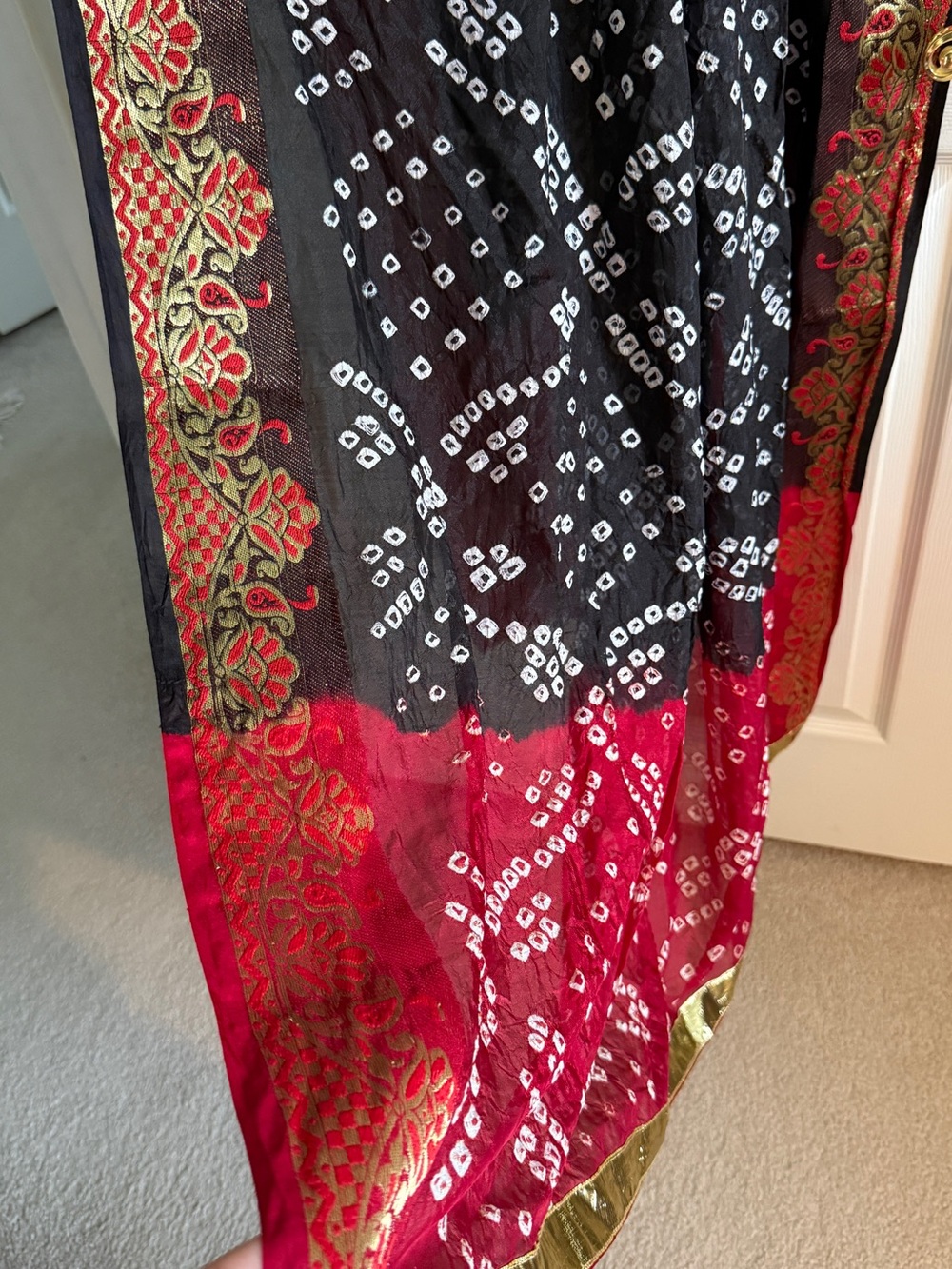 Khaadi Pakistani Desi 3 piece embroidered kurta shirt, duppata scarf and shalwar - Picture 12 of 15